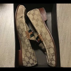 GUCCI LOAFERS (USED)